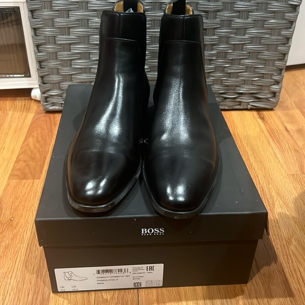 Hugo Boss Black Leather Chelsea Boots